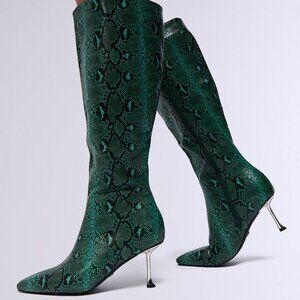 AZALEA WANG " SNAKE INTENTIONS " GREEN EMBOSSED EMBELLISHED HEEL BOOT(BRAND NEW!